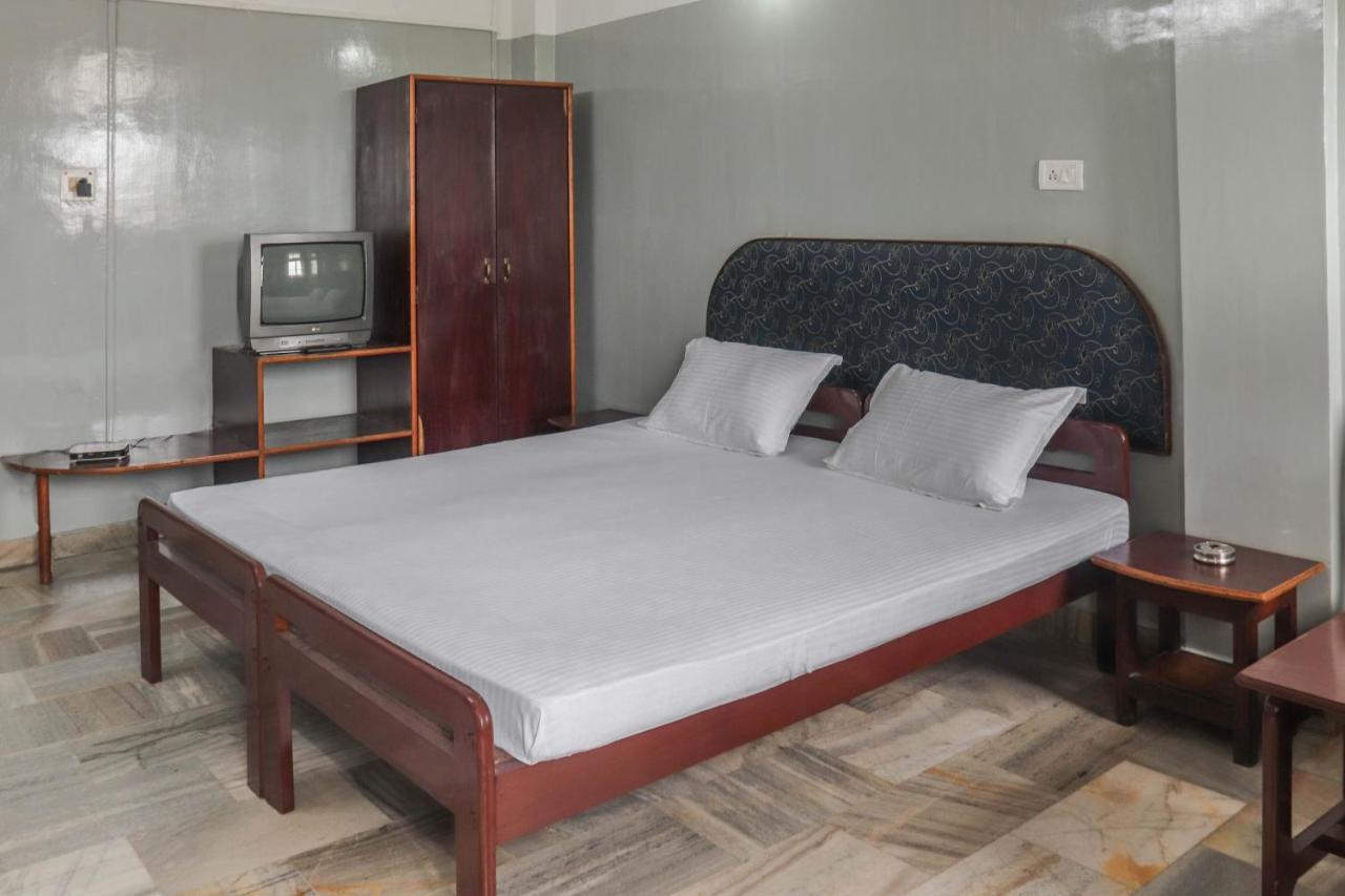 Spot On 49477 Hotel Galaxy Dimāpur Exteriör bild