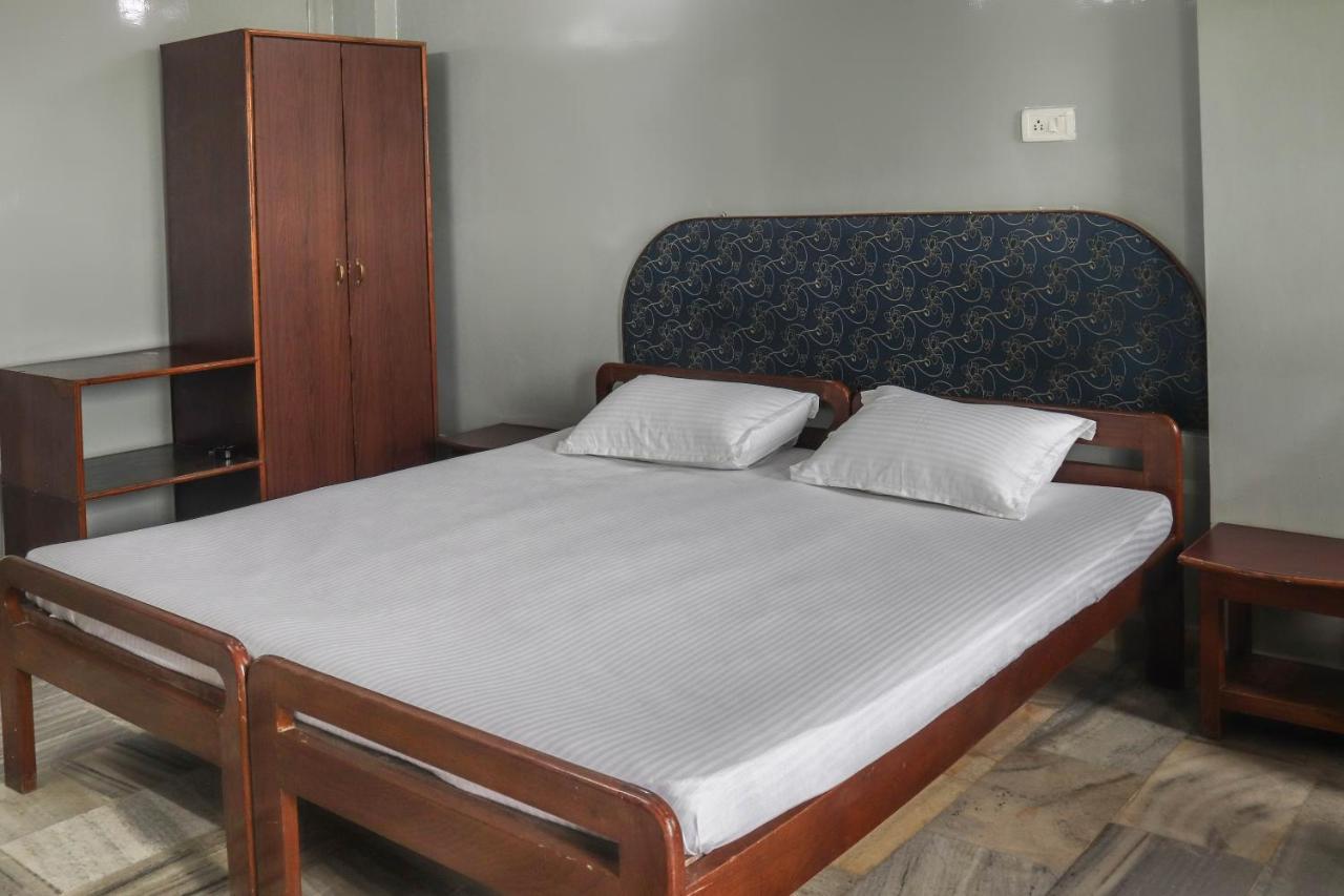 Spot On 49477 Hotel Galaxy Dimāpur Exteriör bild